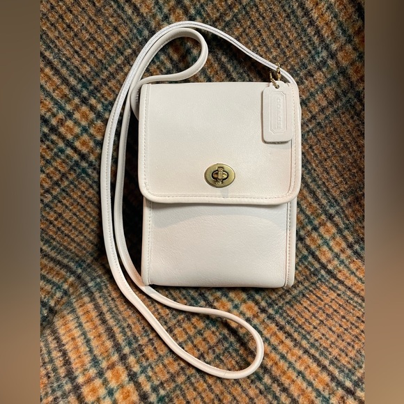 Coach Handbags - New Coach White Scooter Bag #9893
